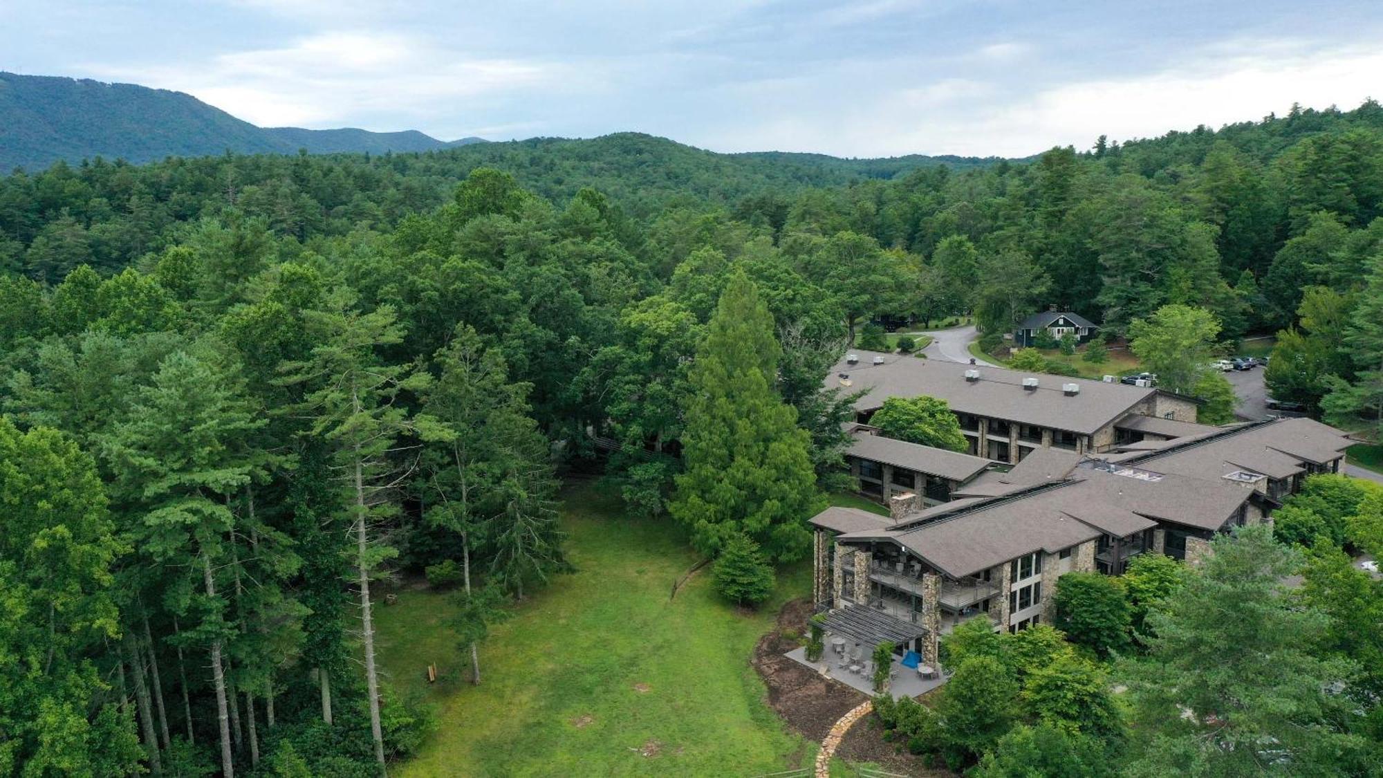 Kanuga Inn & Lodging Hendersonville Exterior photo